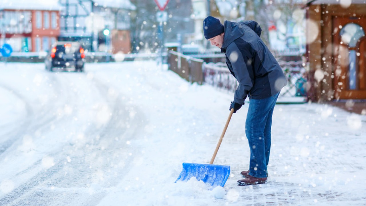 Járdák hó- és jégmentesÍtése