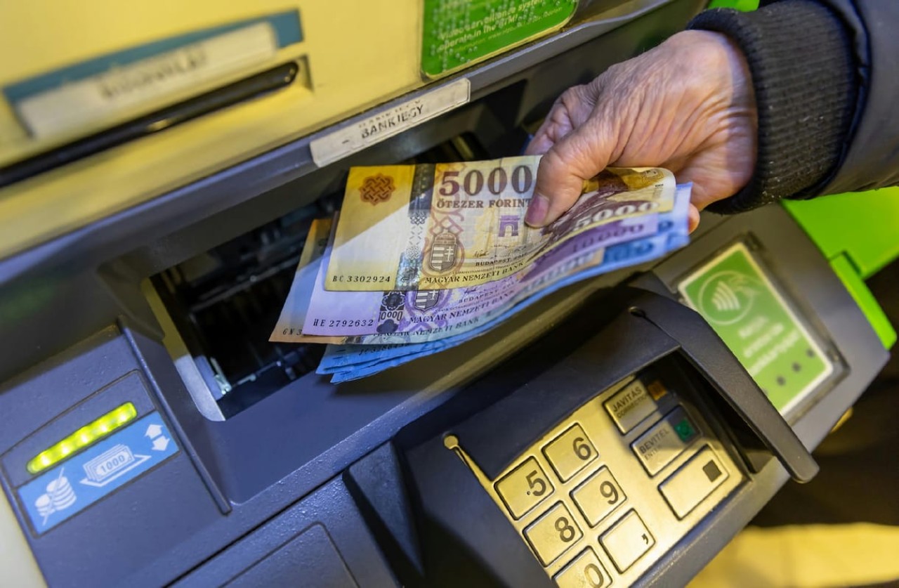 Tájékoztató - ATM csere a művelődési központnál!