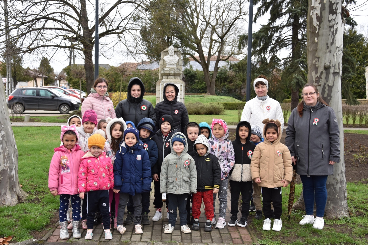 Tisztelgés az 1848-49-es hőseink emléke előtt