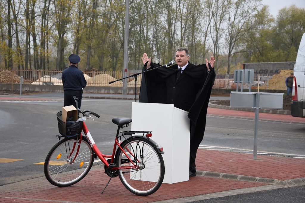 Kerékpárút átadás